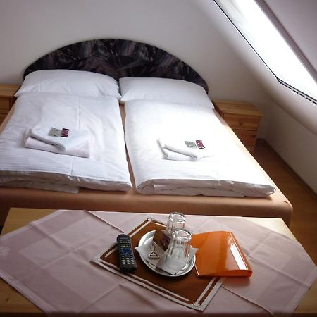 Penzion Romance Breclav ภายนอก รูปภาพ